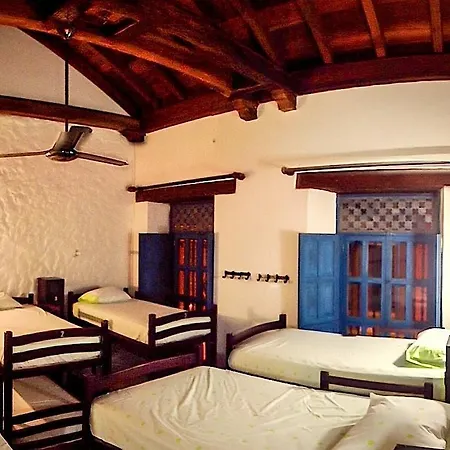 Hostel El Genoves *